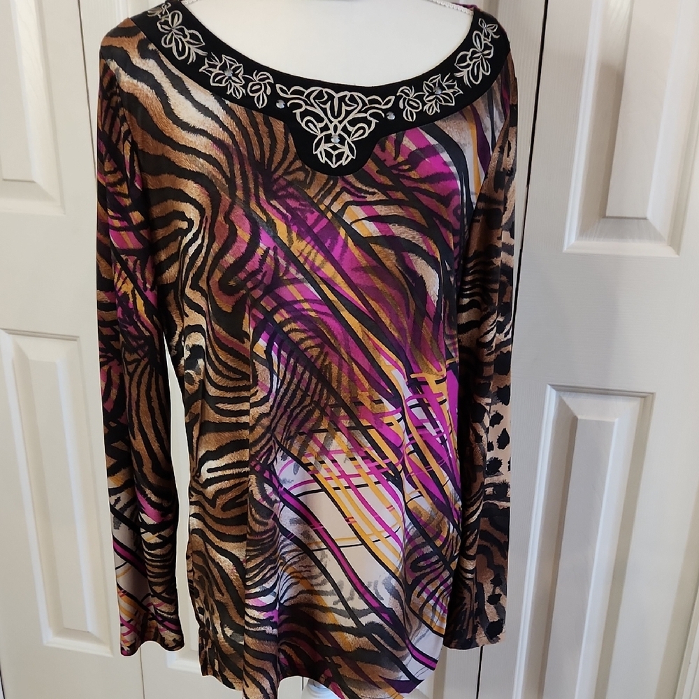 Gloria Vanderbilt Black and Brown Graphic Long Sleeve Blouse